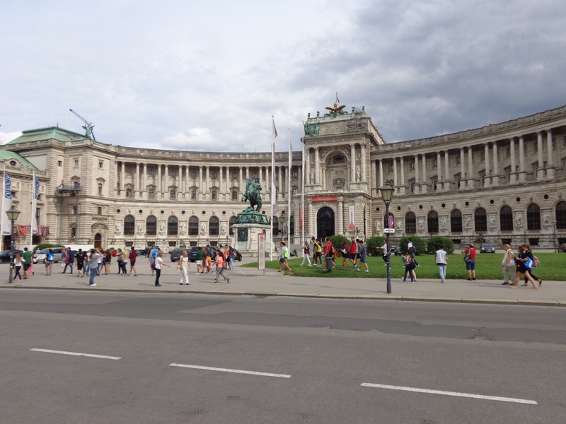 Heldenplatz vor der Hofburg